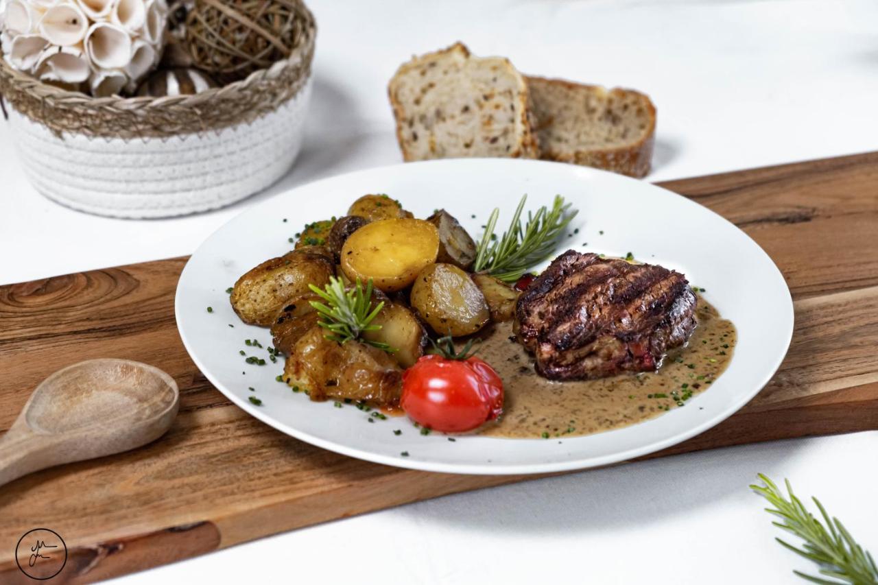 Logis Et Restaurant La Bastide Cabezac Hotel Bize-Minervois